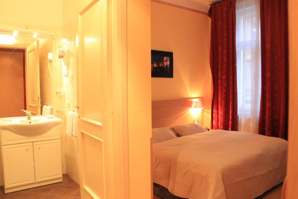 City Lounge Crown Hotel Praag Kamer foto