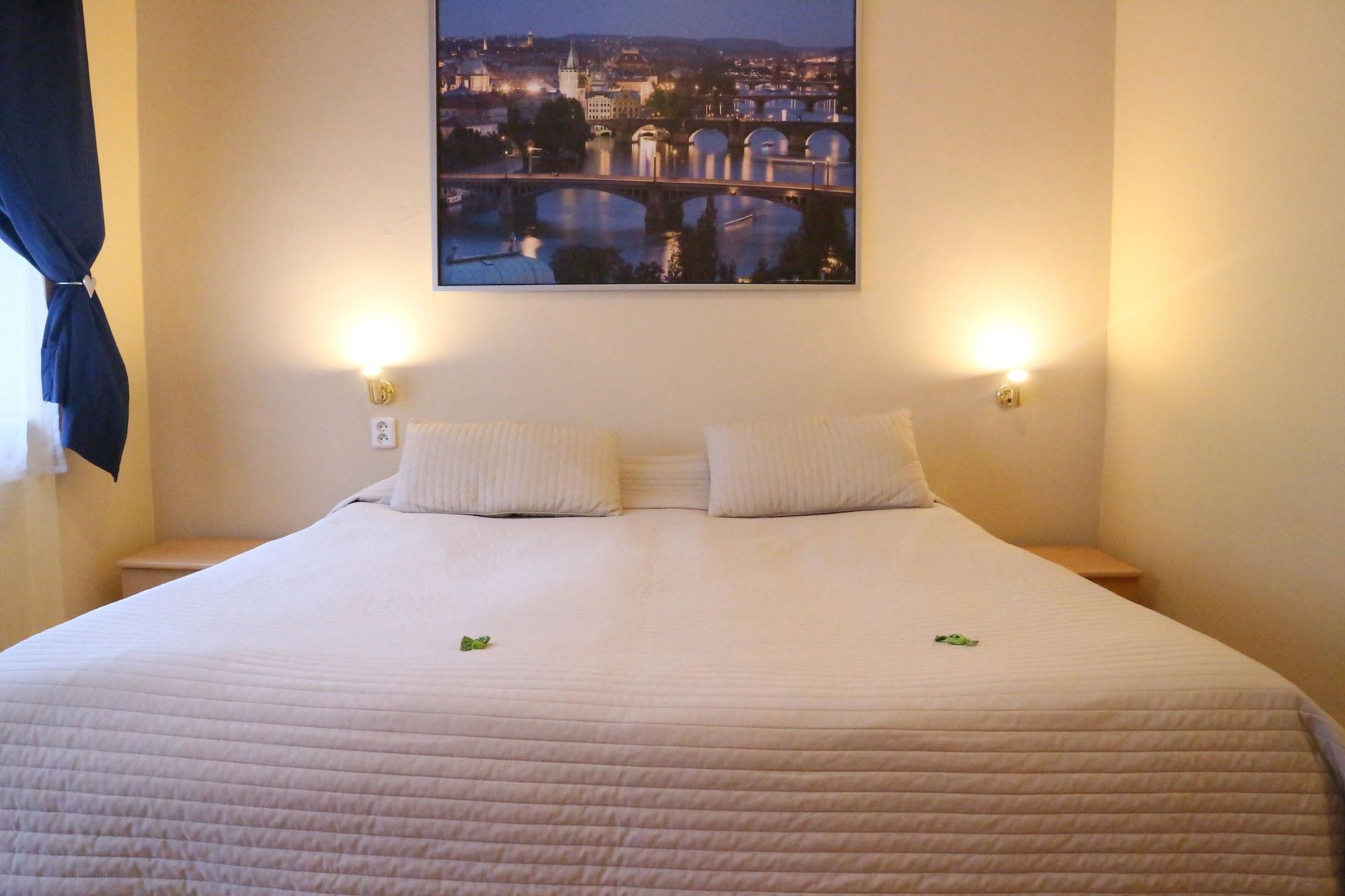 City Lounge Crown Hotel Praag Buitenkant foto