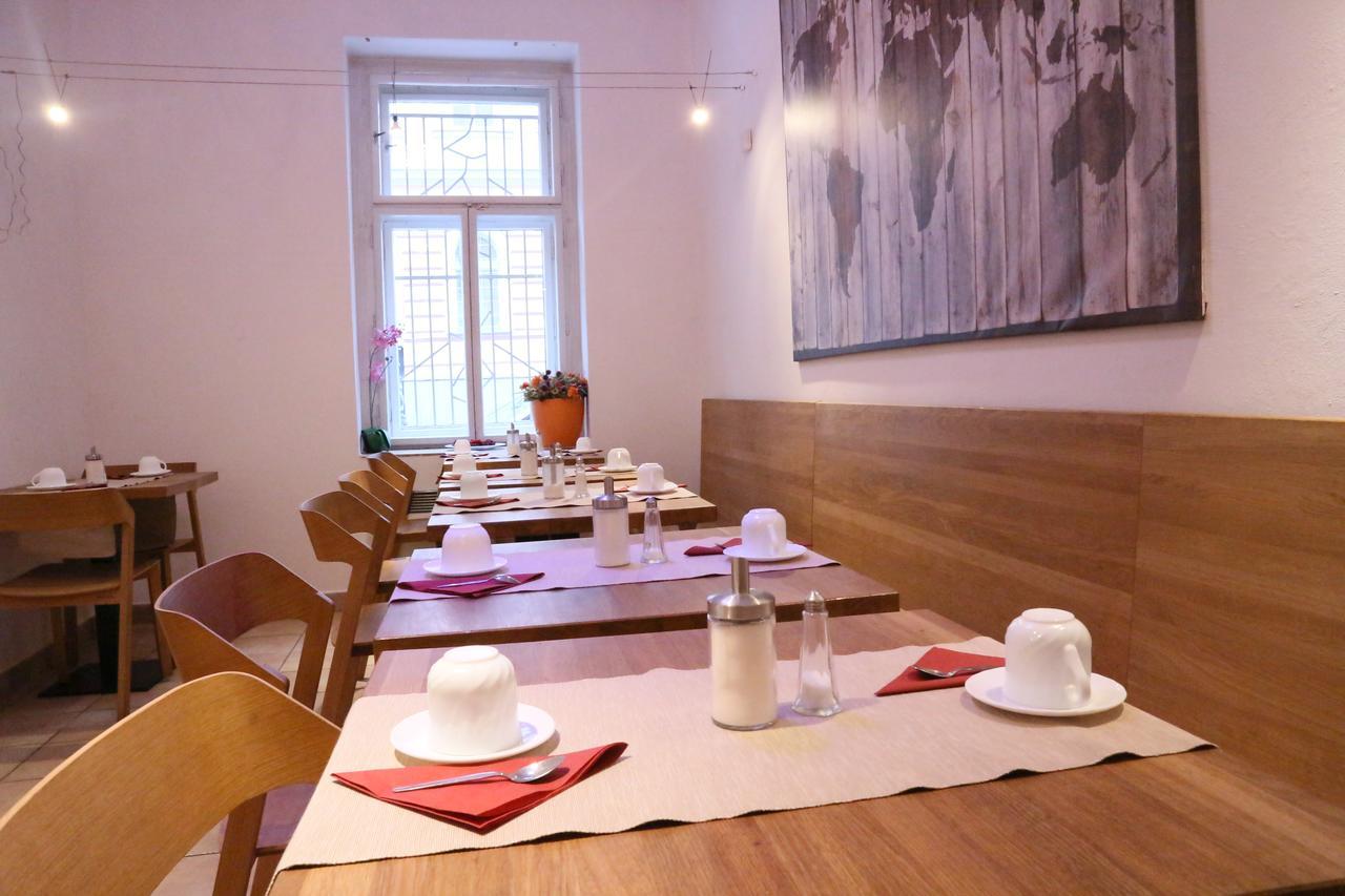 City Lounge Crown Hotel Praag Buitenkant foto