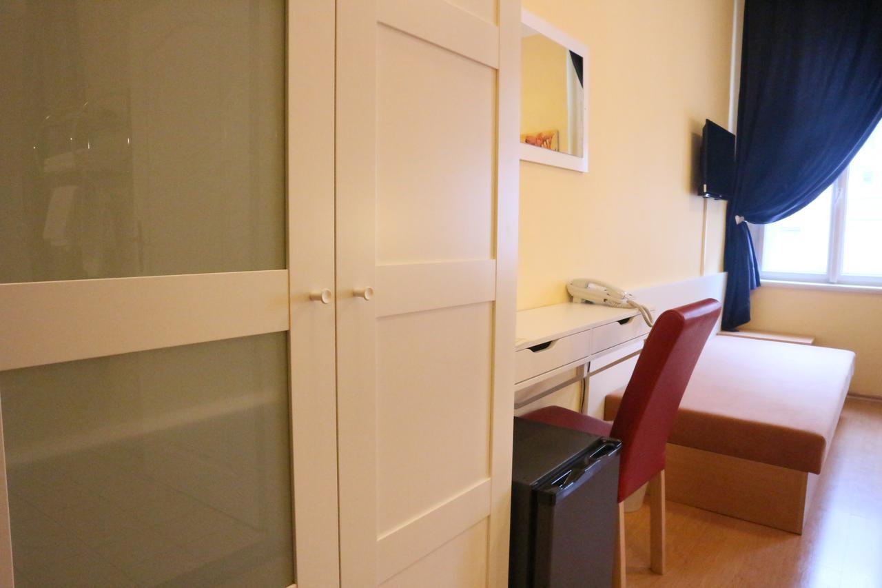 City Lounge Crown Hotel Praag Buitenkant foto