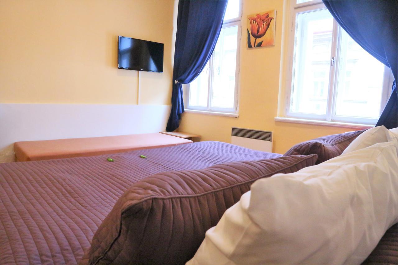 City Lounge Crown Hotel Praag Buitenkant foto