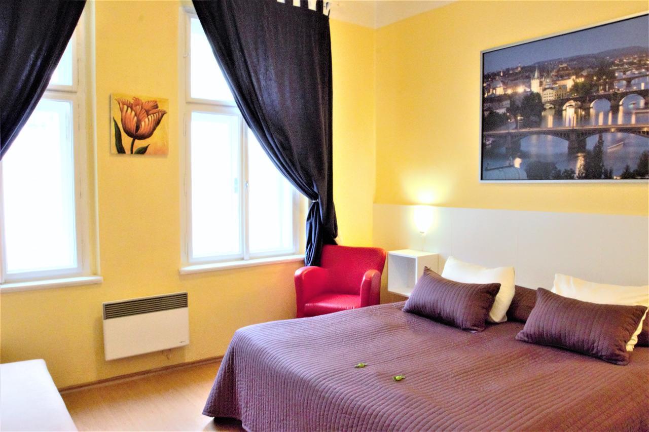 City Lounge Crown Hotel Praag Buitenkant foto