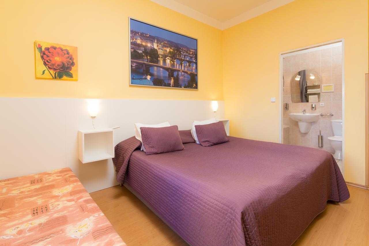 City Lounge Crown Hotel Praag Buitenkant foto