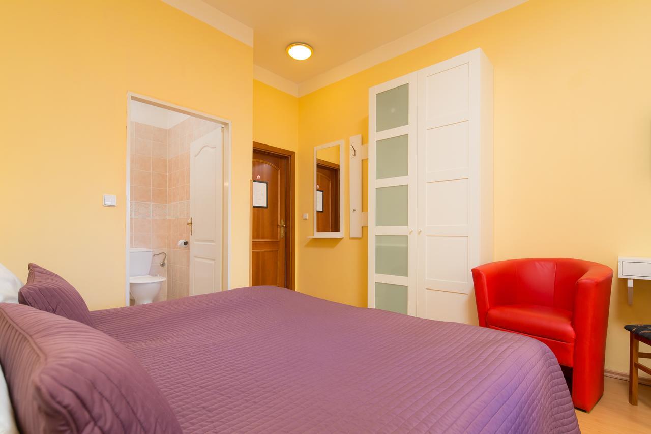City Lounge Crown Hotel Praag Buitenkant foto