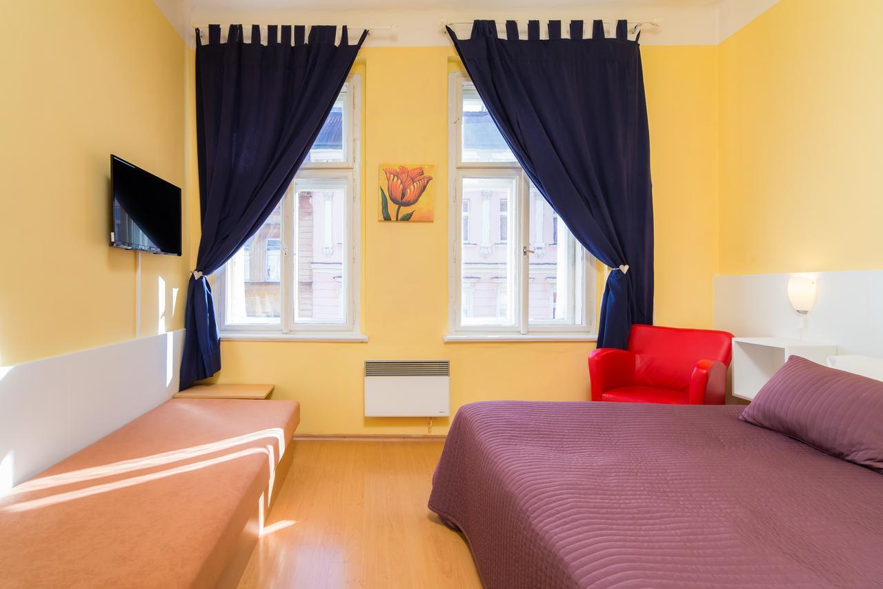 City Lounge Crown Hotel Praag Buitenkant foto
