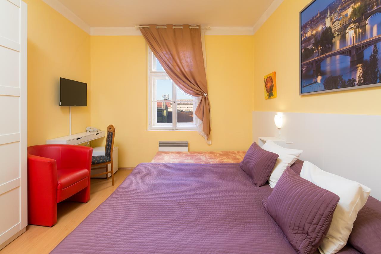 City Lounge Crown Hotel Praag Buitenkant foto